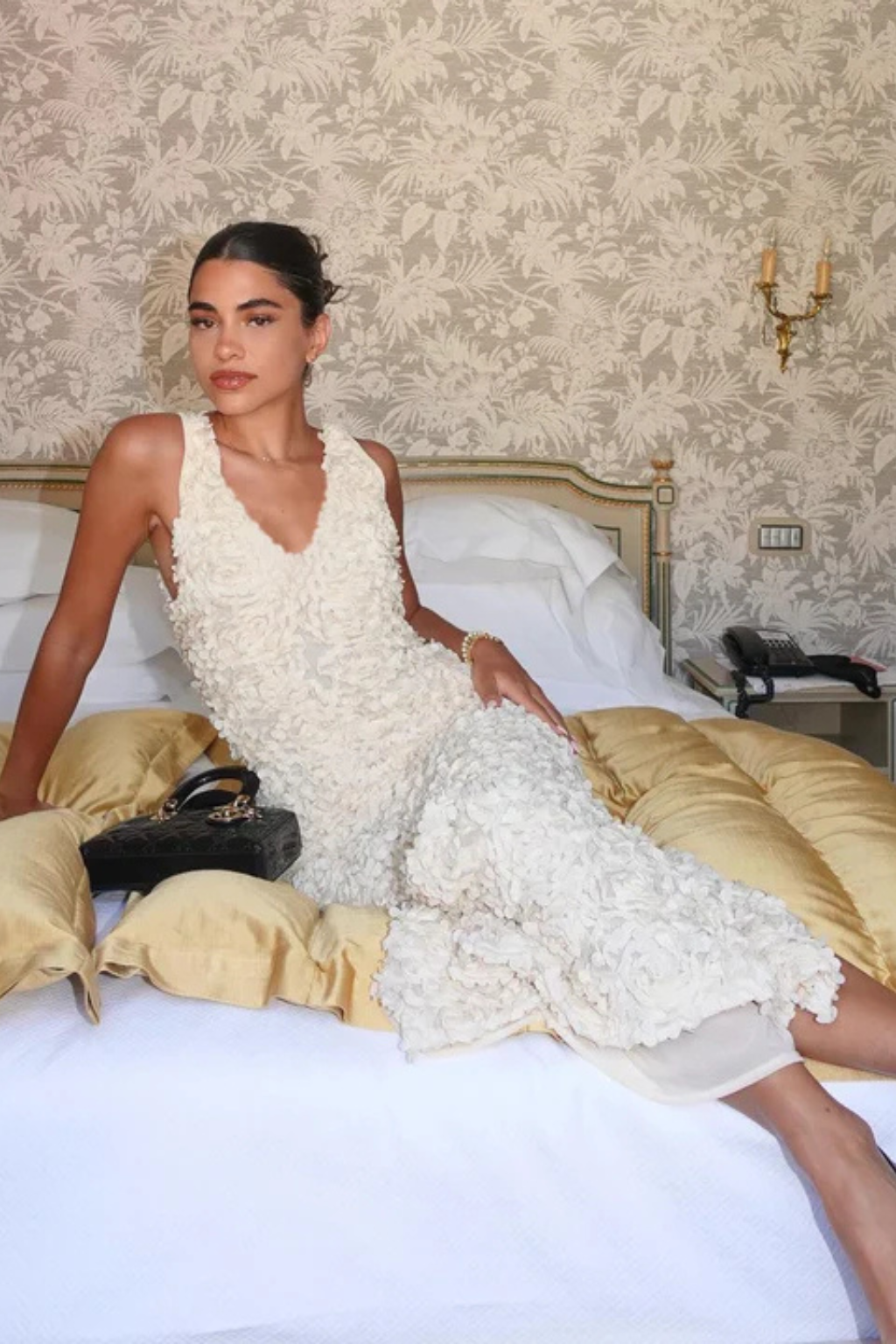 Robe de Cocktail Ajustée Florale | Élégante avec Décolleté en V