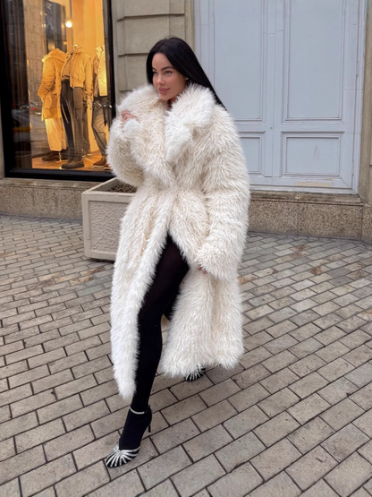 Veste en Fausse Fourrure Mi-Longue | Coupe Oversize et Design Ouvert