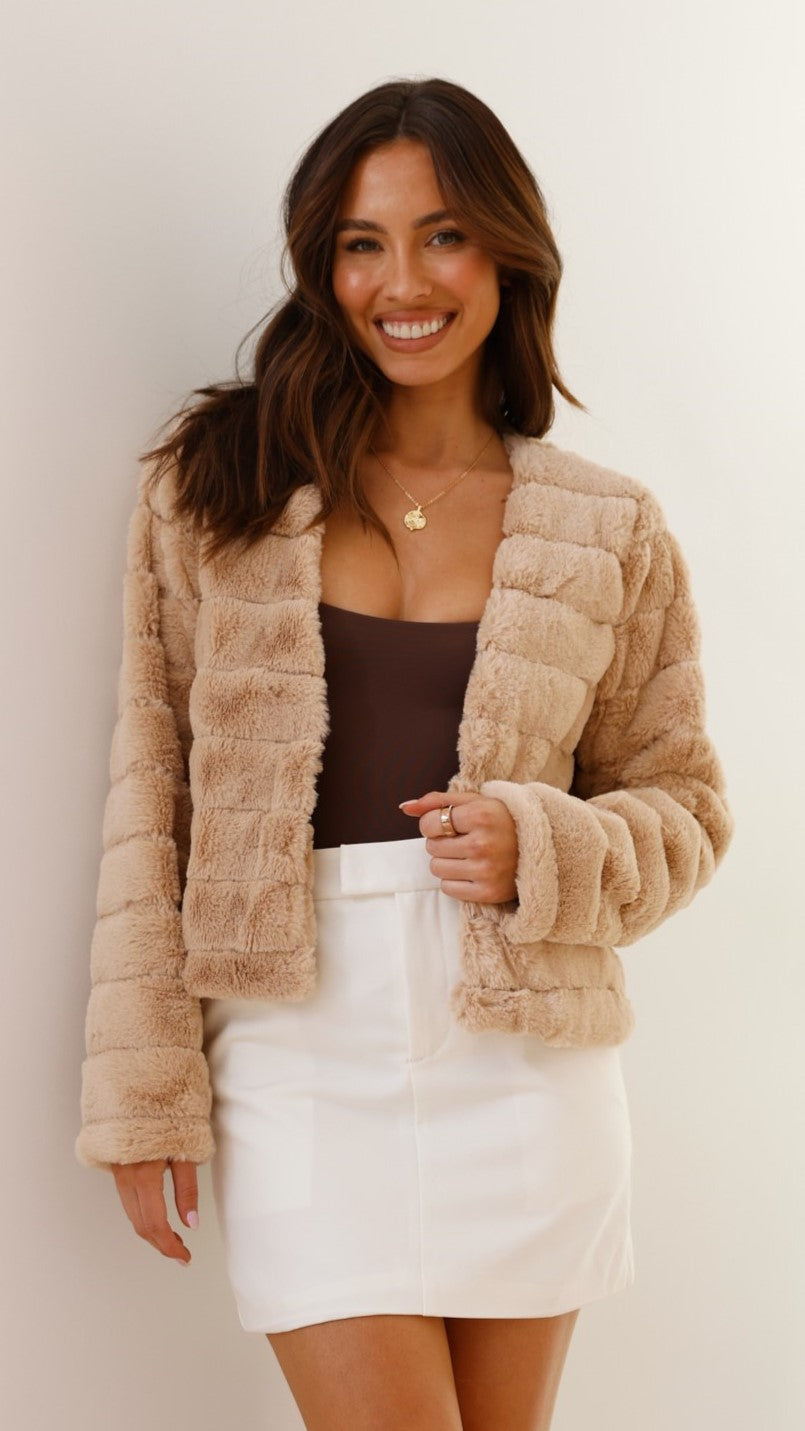 Veste courte en fausse fourrure | Élégance et confort pour toutes occasions