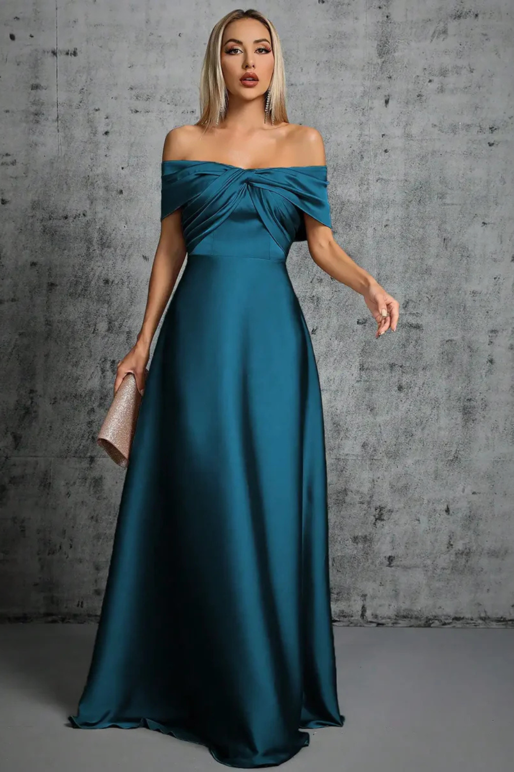 Robe de Mariage Satinée Maxi | Élégante et Décolleté Off-Shoulder