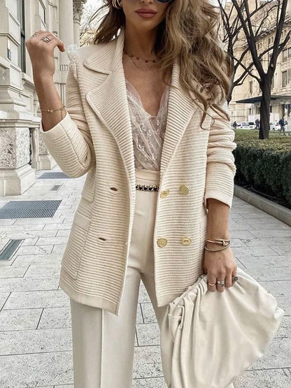 Veste Femme Élégante à Double Boutonnage | Texture Côtelée et Col Revers Sophistiqué