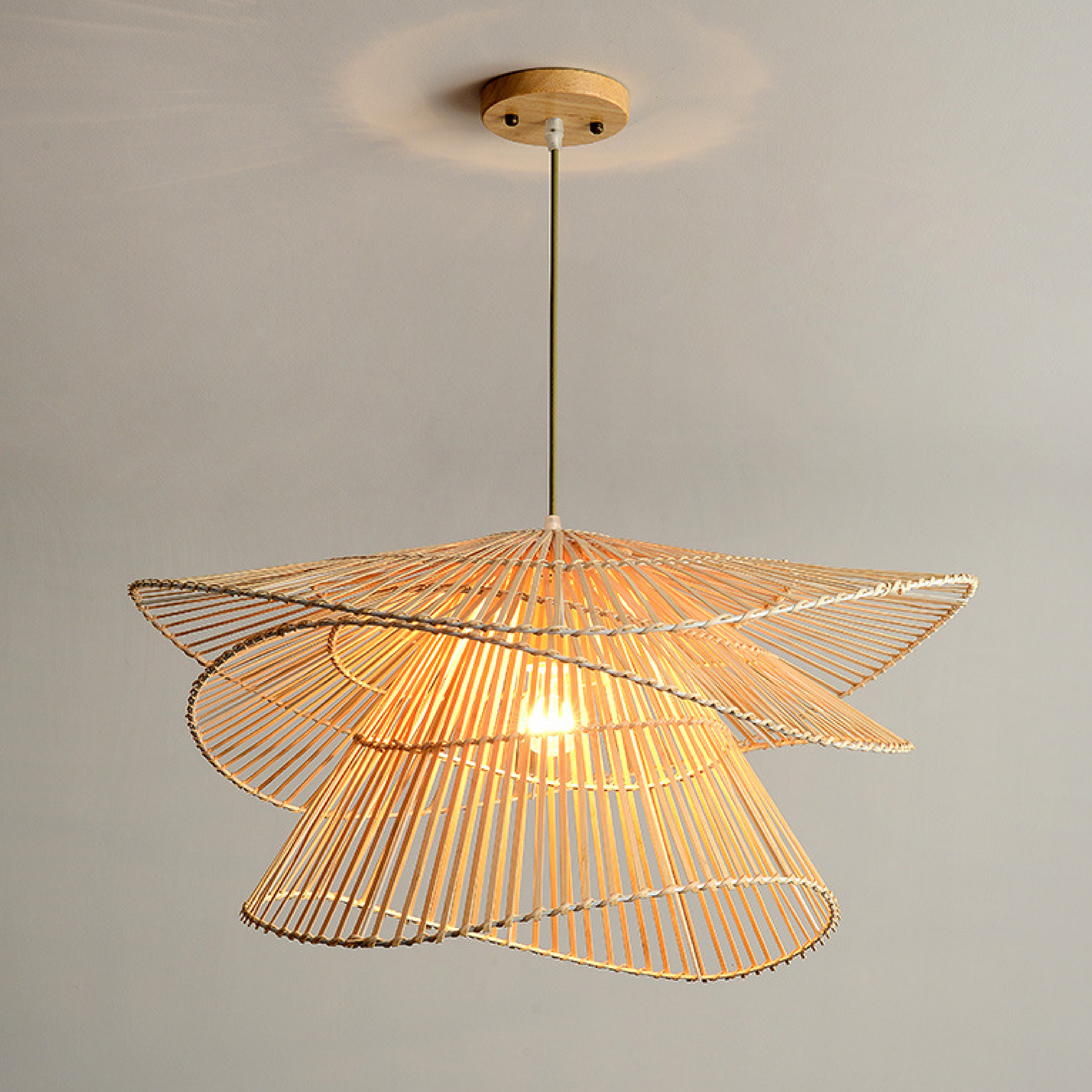 Lampe Suspendue en Rotin Naturel | Élégance et Chaleur pour Votre Intérieur
