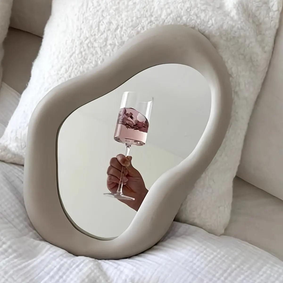 Miroir Vintage Artistique | Design Unique et Créatif pour Intérieur