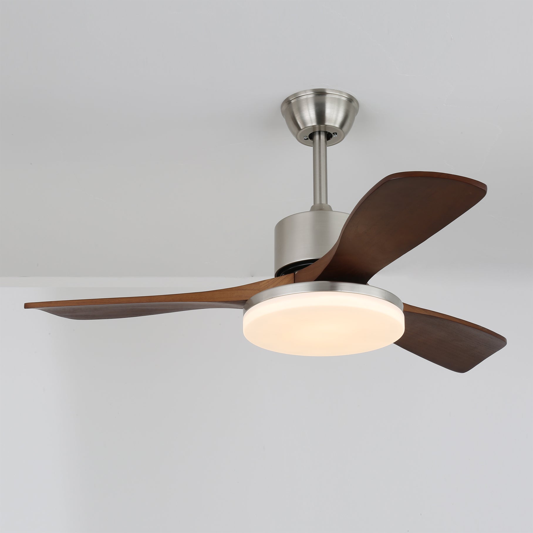Ventilateur de Plafond en Bois | Élégance Naturelle et Éclairage Doux