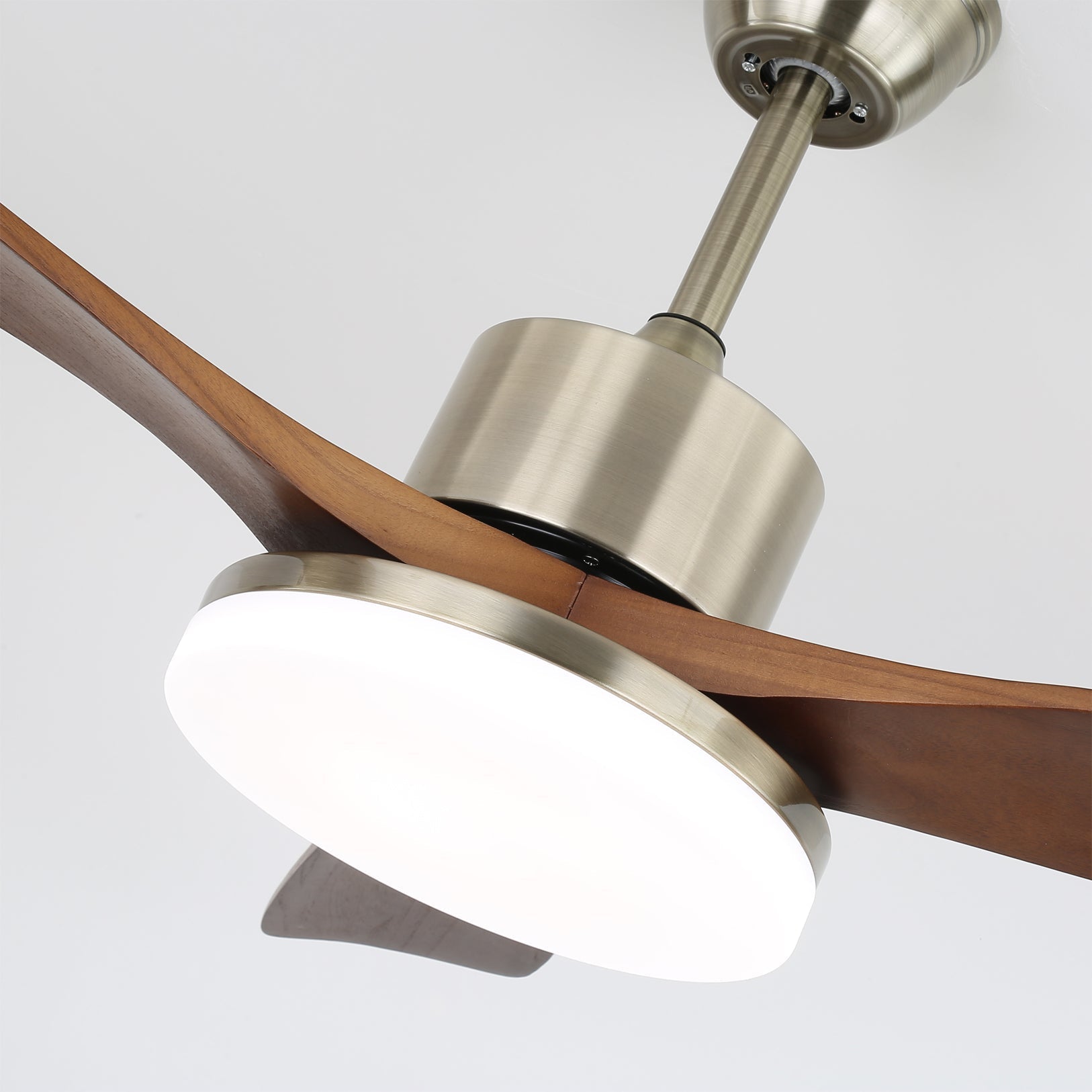 Ventilateur de Plafond en Bois | Élégance Naturelle et Éclairage Doux