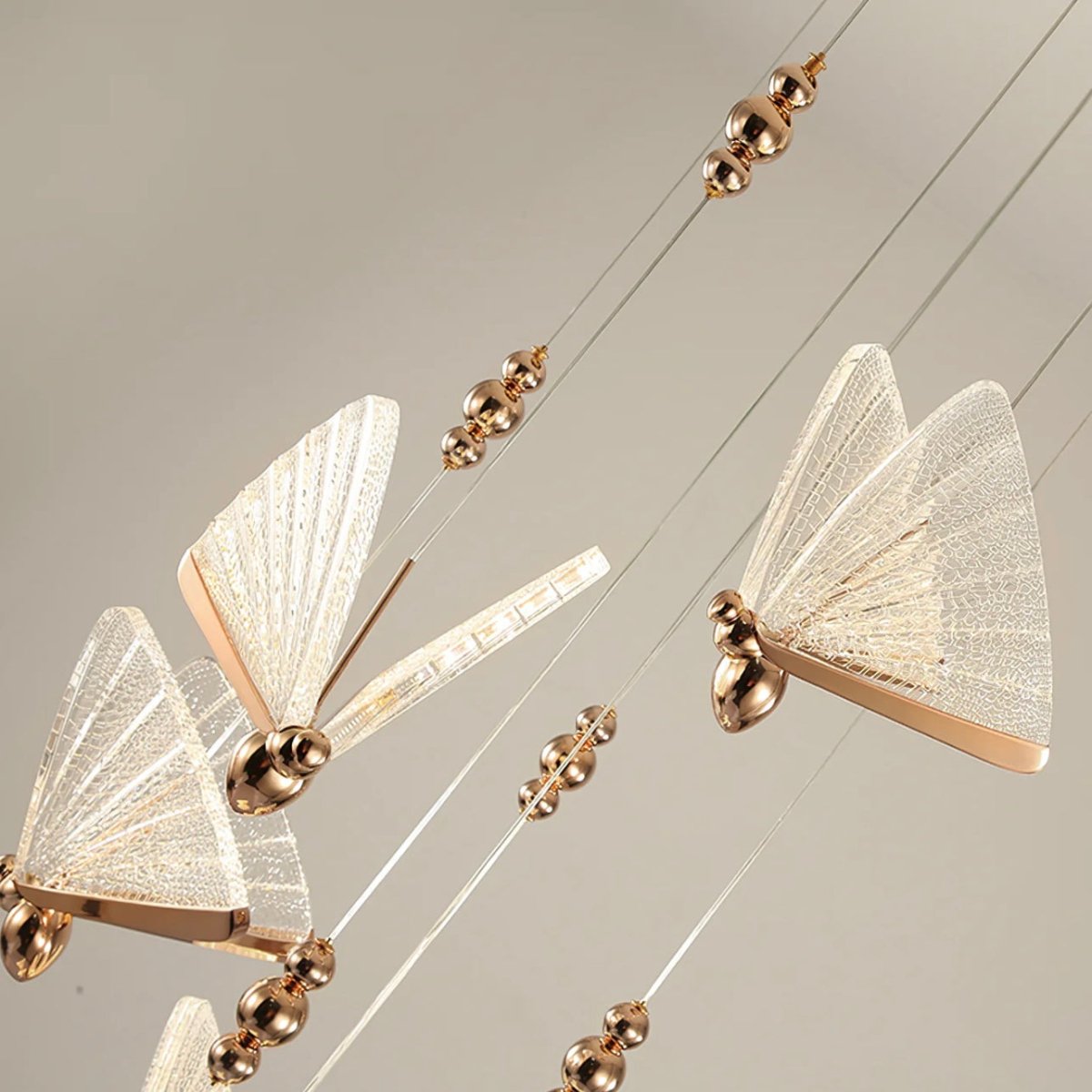 Suspension LED Papillon Design | Éclairage Artistique et Élégant