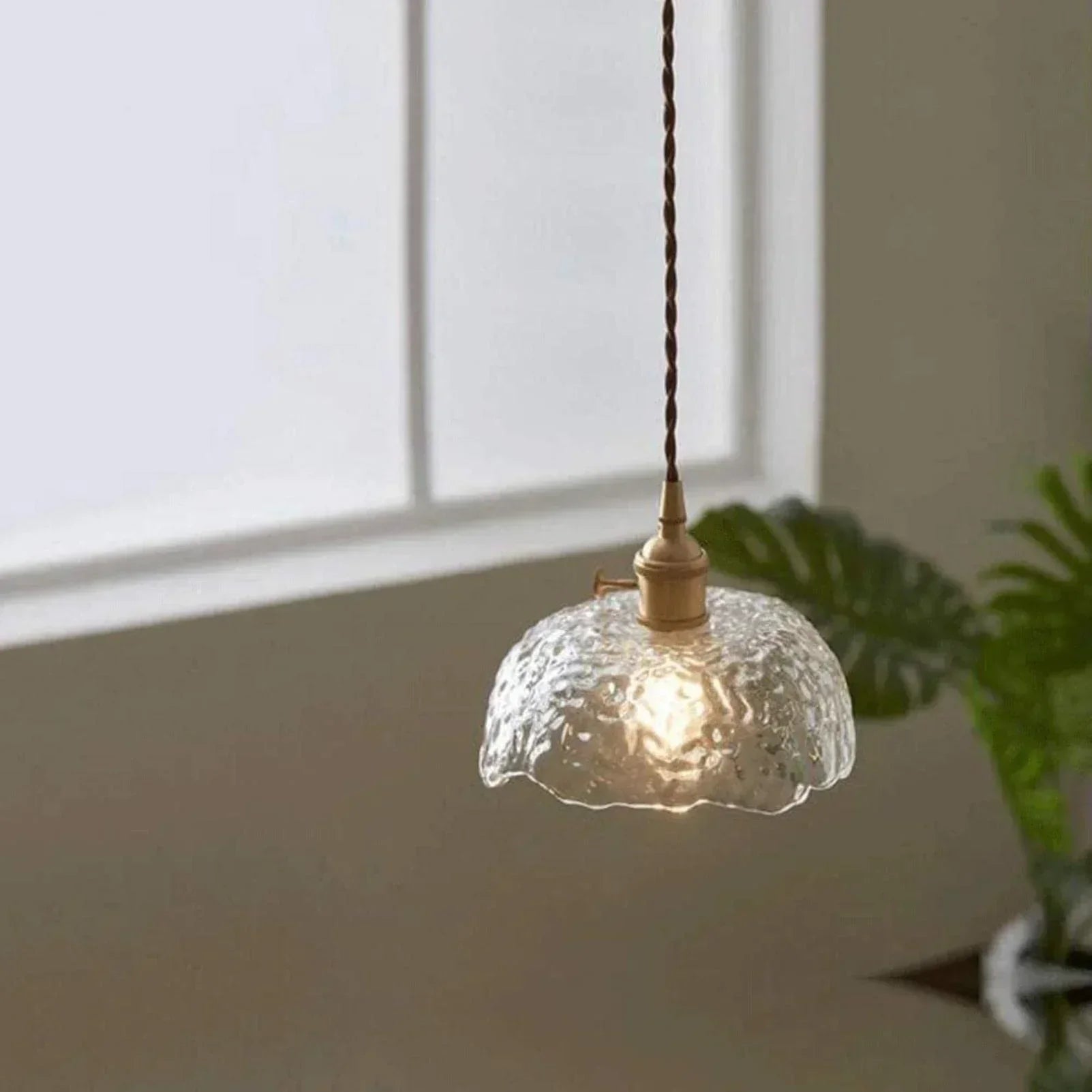 Lampe Suspendue en Laiton et Verre | Élégance Moderne et Installation Facile