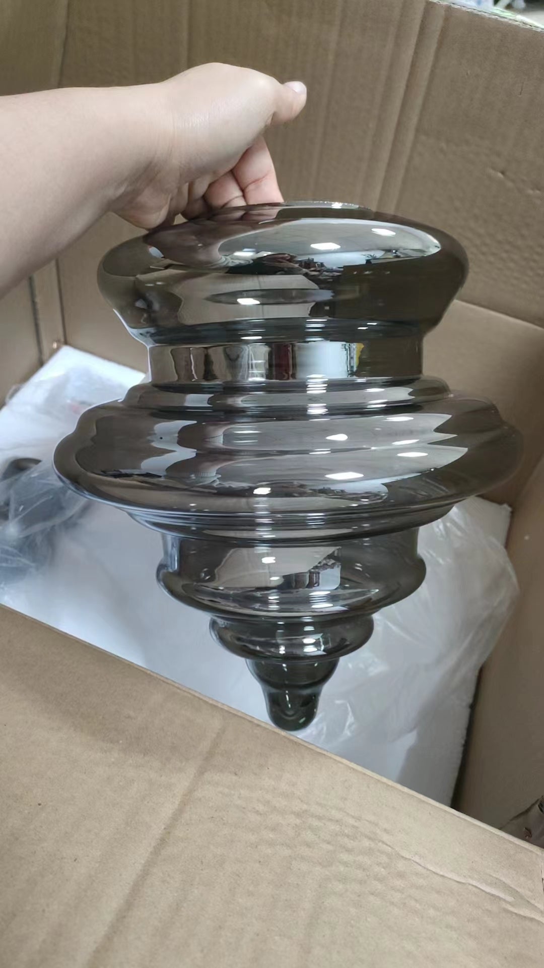 Lampe Suspendue Grise Design Élégant | Éclairage Ambiance et Matériaux Luxueux