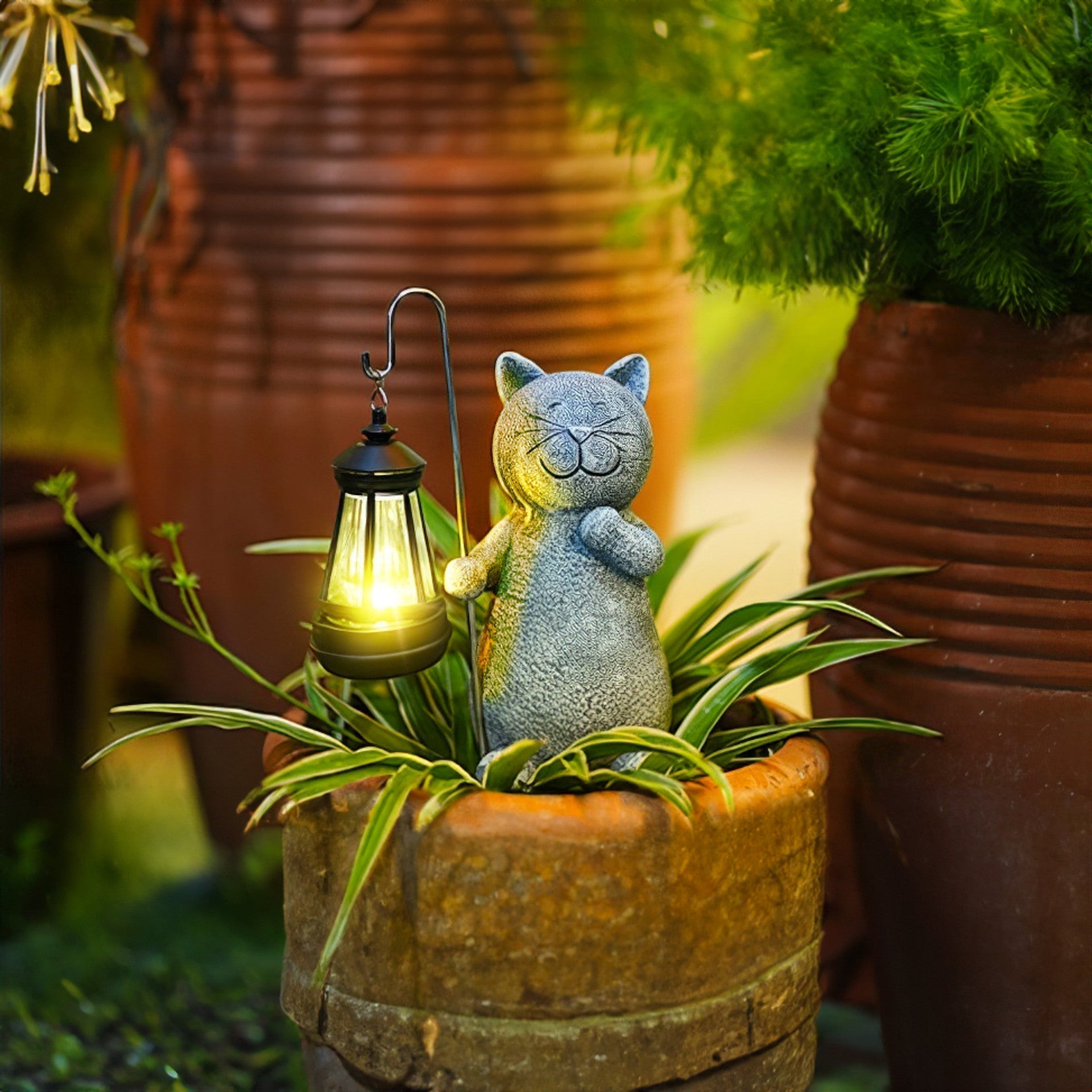 Lampe Solaire Chat Doré | Éclairez Votre Jardin avec Magie