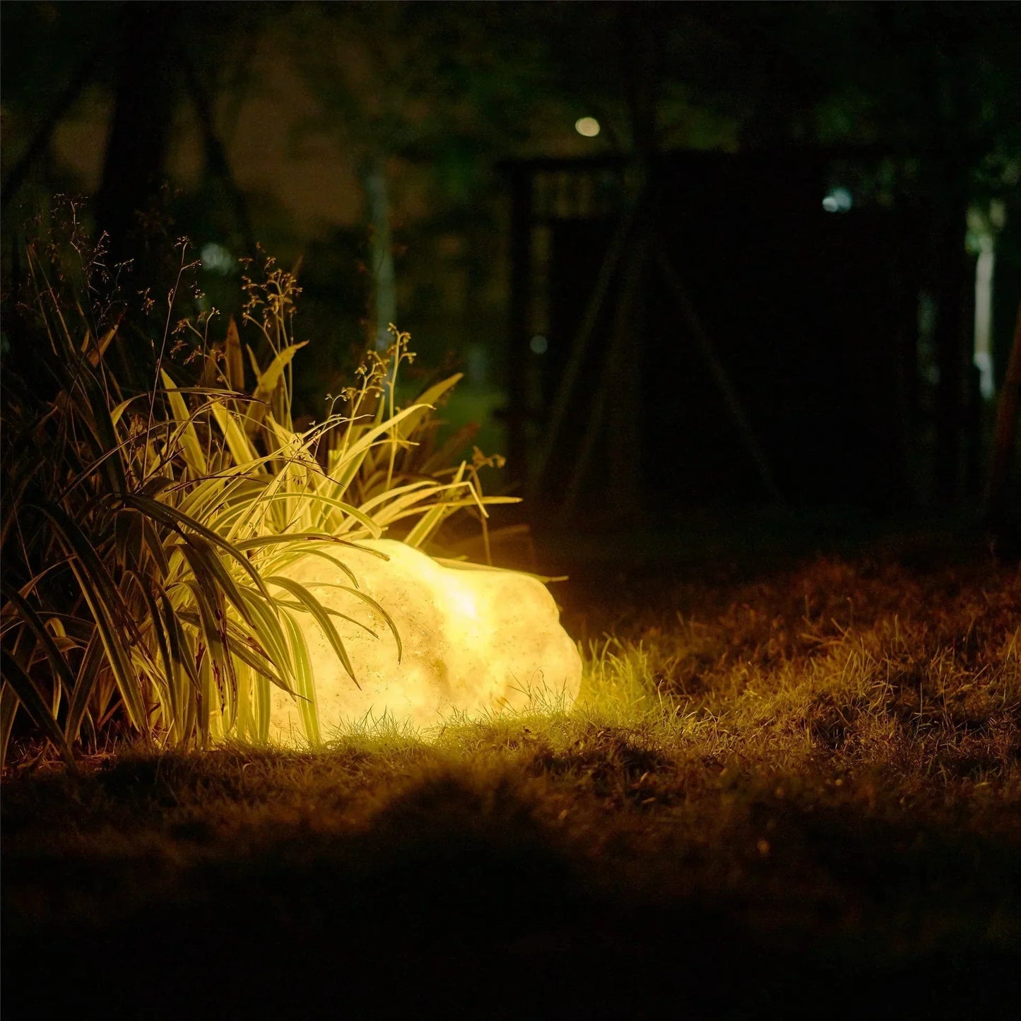 Lumières Solaire de Jardin en Pierre | Éclairage Durable pour Chemins et Jardins