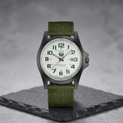 Montre de randonnée résistante et étanche pour homme | Montevall