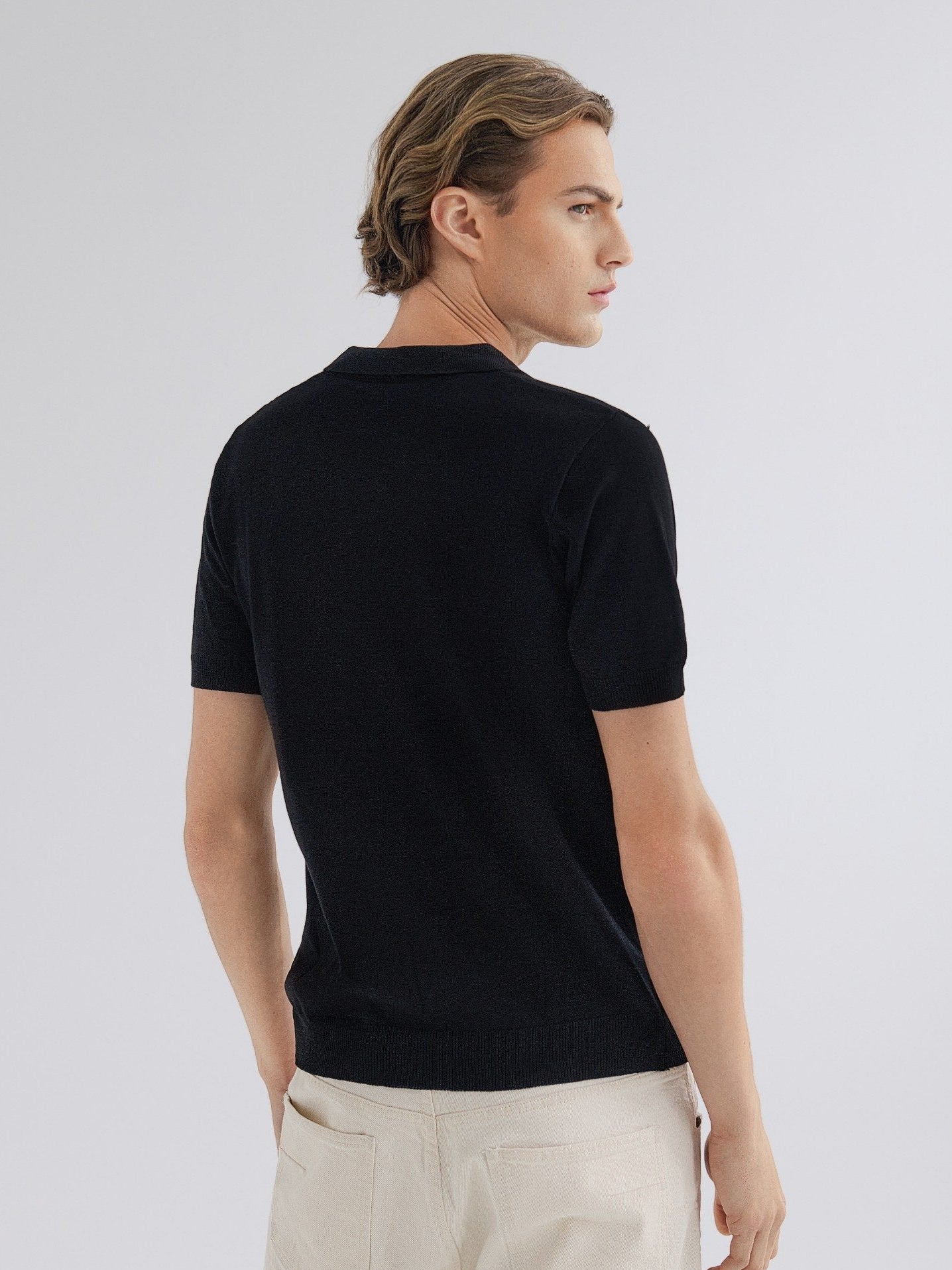 Polo Minimal Noir pour Hommes | Chic et Confortable au Quotidien