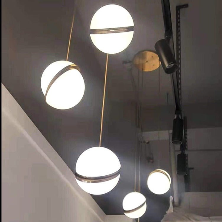 Suspension Contemporaine en PVC | Éclairage Élégant et Polyvalent