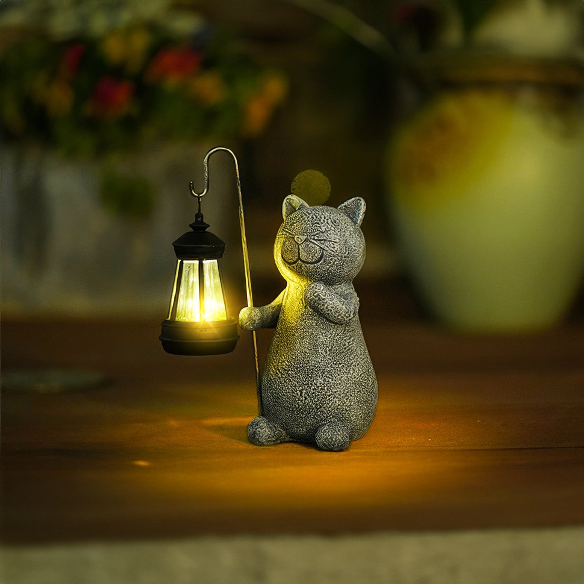 Lampe Solaire Chat Doré | Éclairez Votre Jardin avec Magie